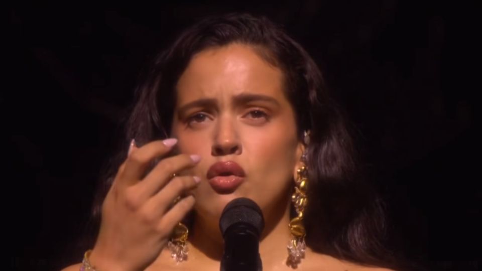 Cantante Rosalía en los Latin Grammy 2023.