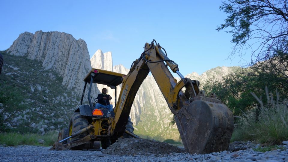 Trabajos de construcción en La Huasteca.