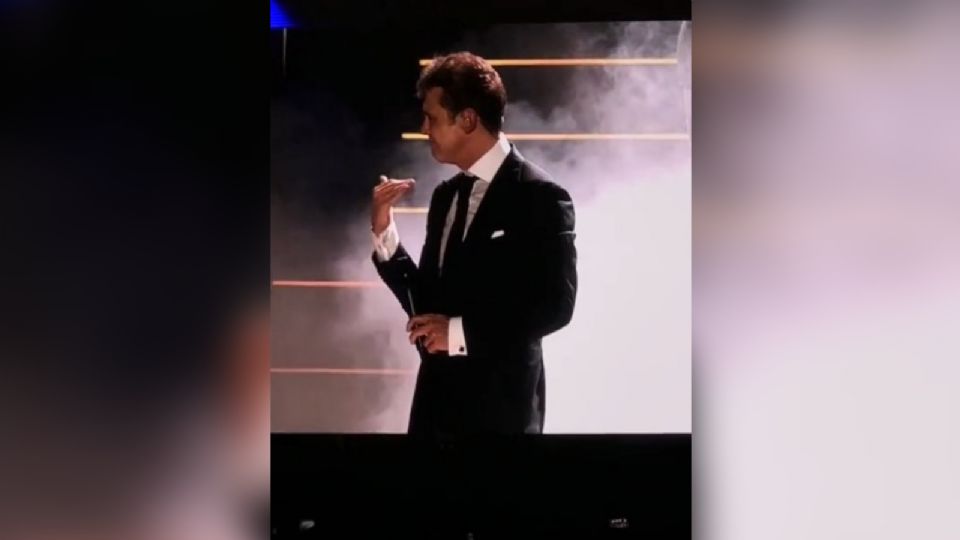 Luis Miguel molesto en concierto