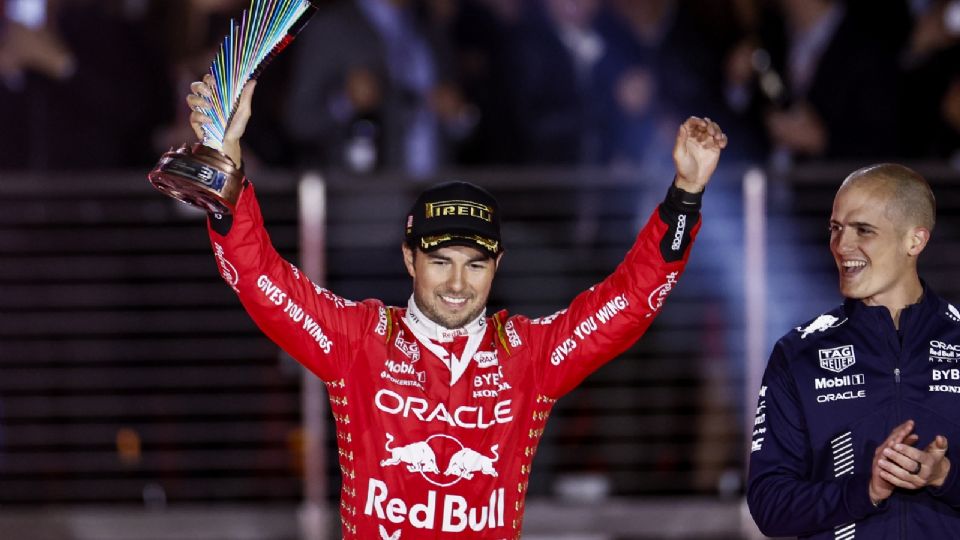 Sergio Pérez celebra el quedar en el podio del Gran Premio de Las Vegas