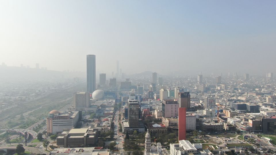 Vista aérea del primer cuadro de la ciudad de Monterrey.