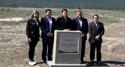 Colocan primera piedra en construcción del Hospital Universitario en Salinas Victoria