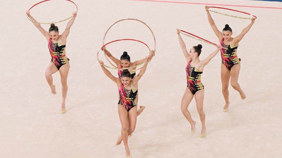 La selección de gimnasia artística durante la obtención de la medalla de plata en Santiago 2023.