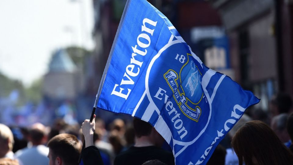 Los fanáticos del club no están de acuerdo con la sanción de 10 puntos menos impuesta por la Premier League.