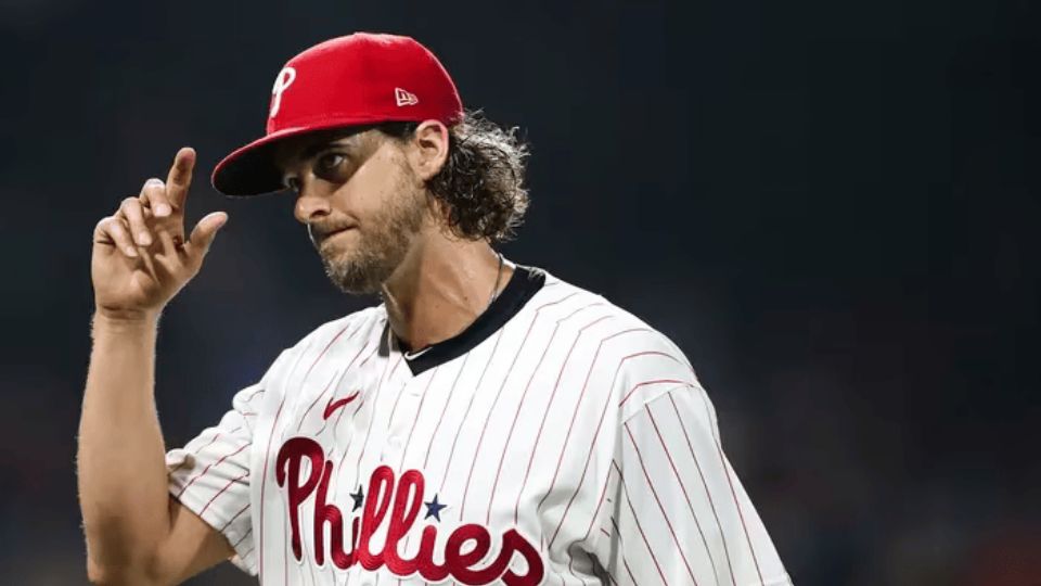 Aaron Nola ha sido renovado con los Phillies por 7 años.