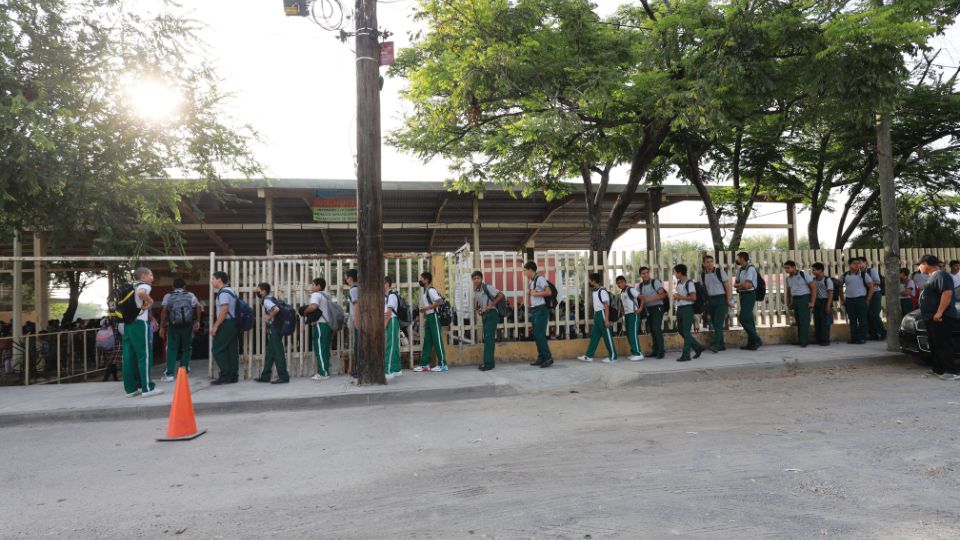 Alumnos de una escuela de Monterrey.