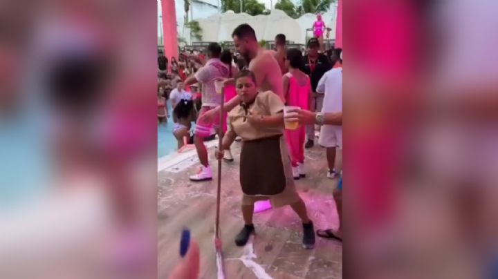 Empleada de limpieza se vuelve viral por sus pasos de baile en plena fiesta