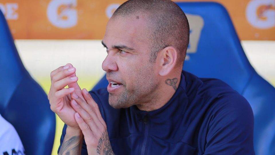 Dani Alves es acusado por presuntamente violar a una joven en una discoteca de Barcelona.