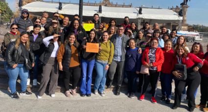 Maestros exigen aumento salarial frente a Palacio de Gobierno