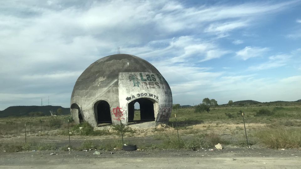 Estructura esférica ubicada en la carretera Montemorelos-Allende | Facebook / Fotografías de Nuevo León