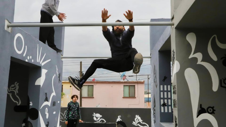 El Parque Clouthier está equipado para que las personas puedan practicar diversas disciplinas como el Parkour.