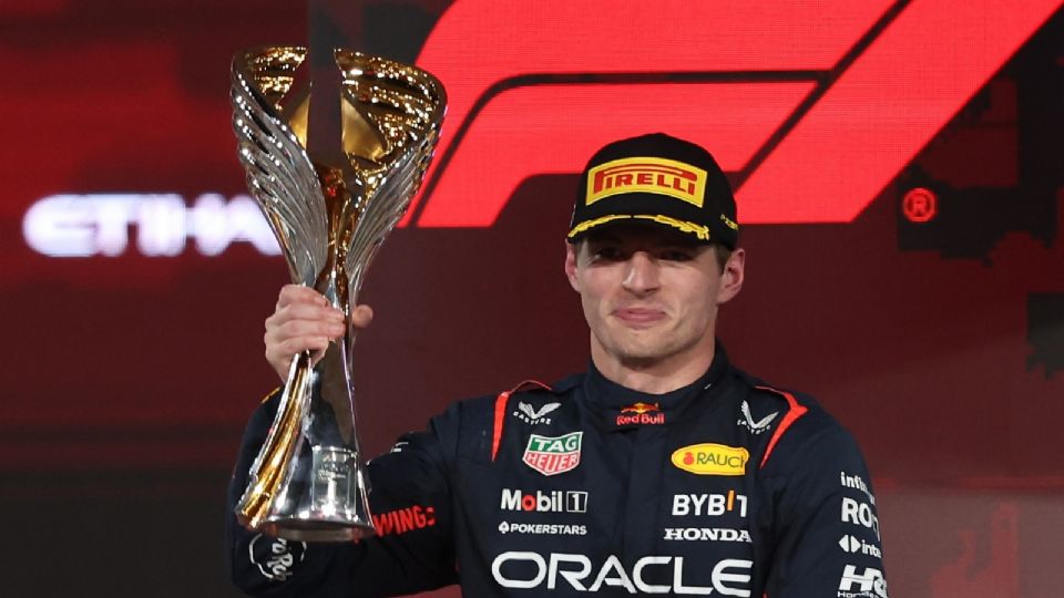 Max Verstappen no pudo ocultar su alegría tras ganar el Gran Premio de Abu Dabi, carrera que marcó el fin de la temporada de la F1, y aseveró que su gran año será difícil de repetir.