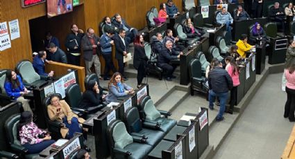 Critican por desbandada y ‘chapulineo’ a diputados