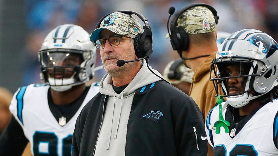 Los Panthers de Carolina despidieron al entrenador en jefe Frank Reich tras dejar sumido al equipo con una marca de 1-10, la peor de la NFL.