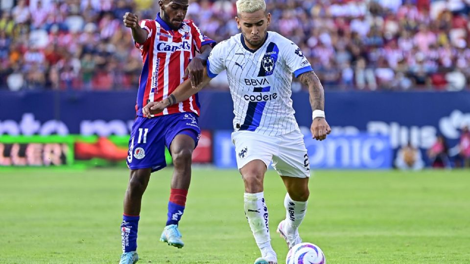 Sebastián vegas en partido ante el Atlético de San Lis en el Apertura 2023.