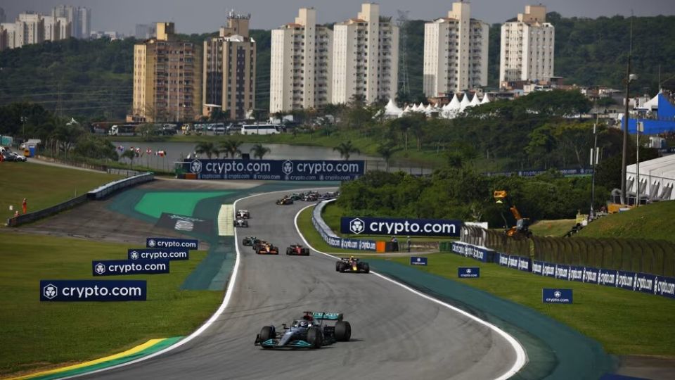 Aprovechando su presencia en Brasil, la Fórmula Uno anunció la renovación por cinco años más para seguir  contemplando a Interlagos en su calendario.