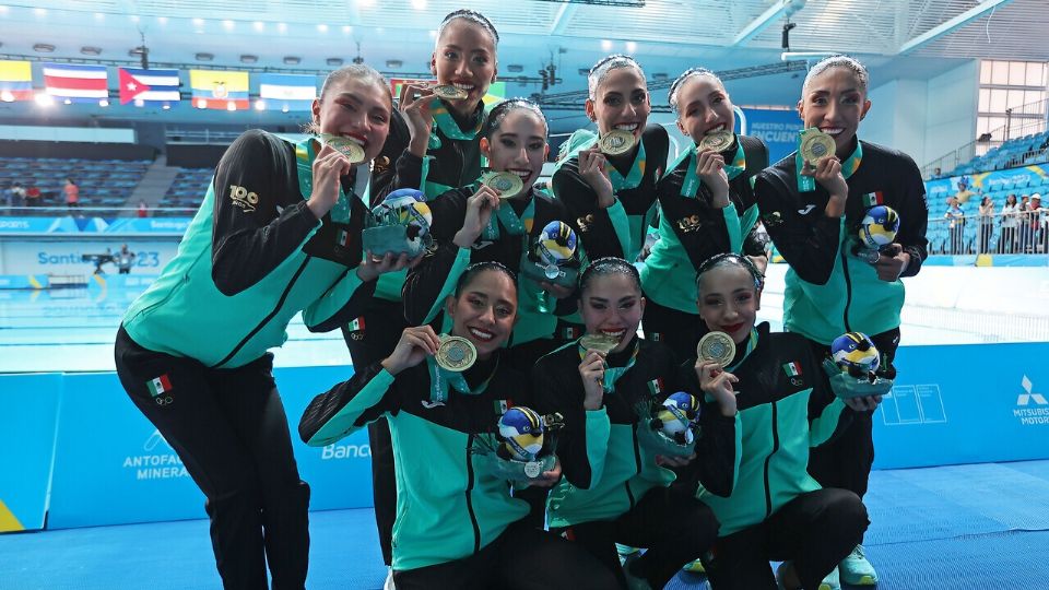 El equipo mexicano de natación artística consiguió una presea histórica en los Santiago 2023, que además consiguieron el boleto a los Juegos Olímpicos de París 2024.