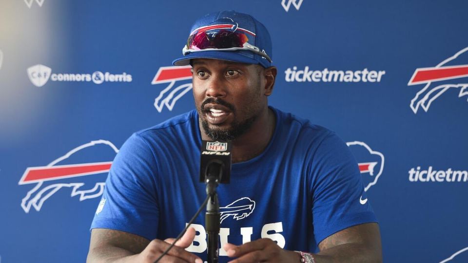 La policía de Dallas giró una orden de arresto contra el jugador de los Bills, Von Miller, por un caso de violencia doméstica.