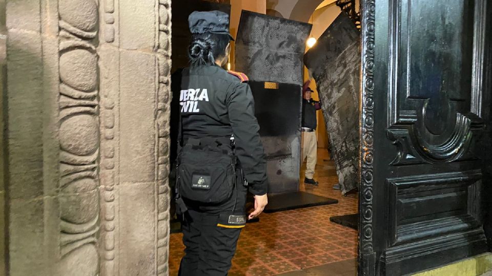 Fuerza Civil en Palacio de Gobierno.