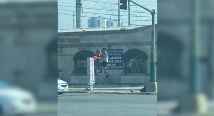 Hombre malabarista sorprende en las calles de Monterrey