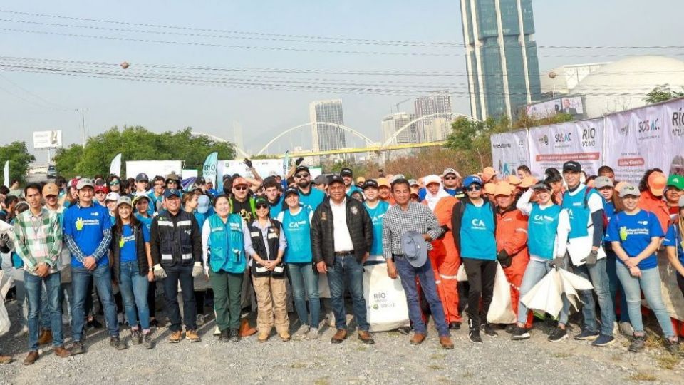 Red Ambiental y SOSAC en la segunda jornada de limpieza del río Santa Catarina.