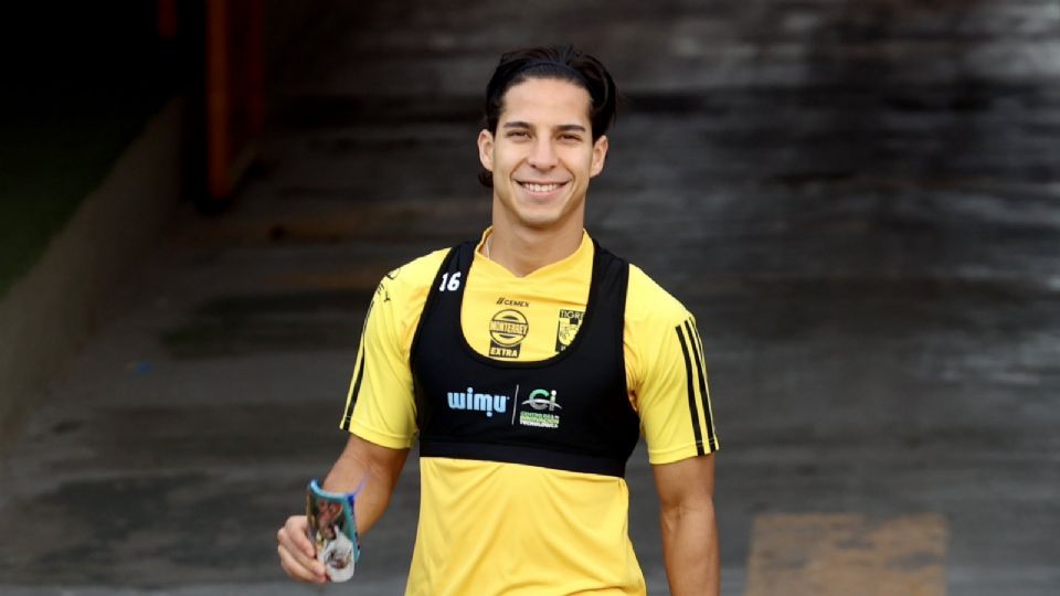 Diego Lainez no sería considerado por el cuadro felino para ser titular ante América