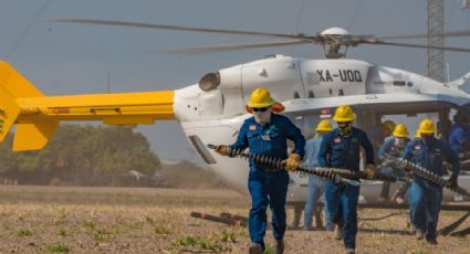 Helicóptero de CFE se enreda en cables y mueren tres personas en Morelos