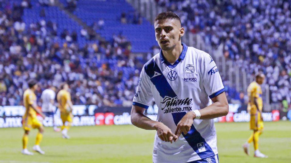 Guillermo Martínez festeja su anotación ante Tigres en el partido de ida de Cuartos de Final