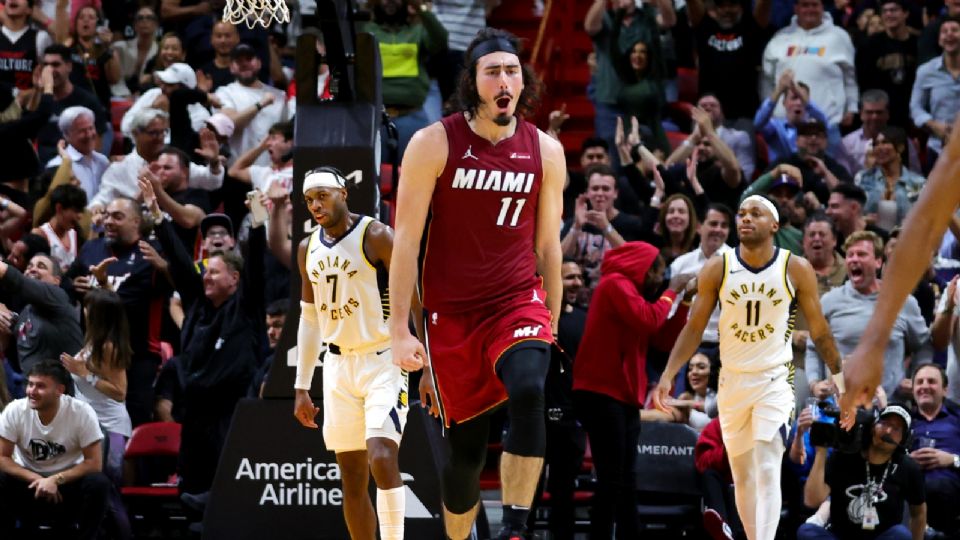 Jaime Jáquez celebra una acción durante el juego de Miami e Indiana