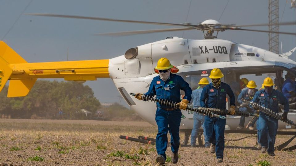 Helicóptero de la CFE cae en Morelos y accidente deja tres muertos | Facebook / CFE Nacional