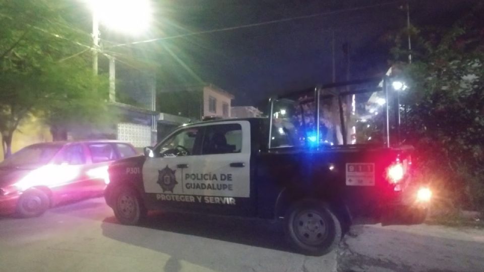 Policía ubicada e el lugar de los hechos