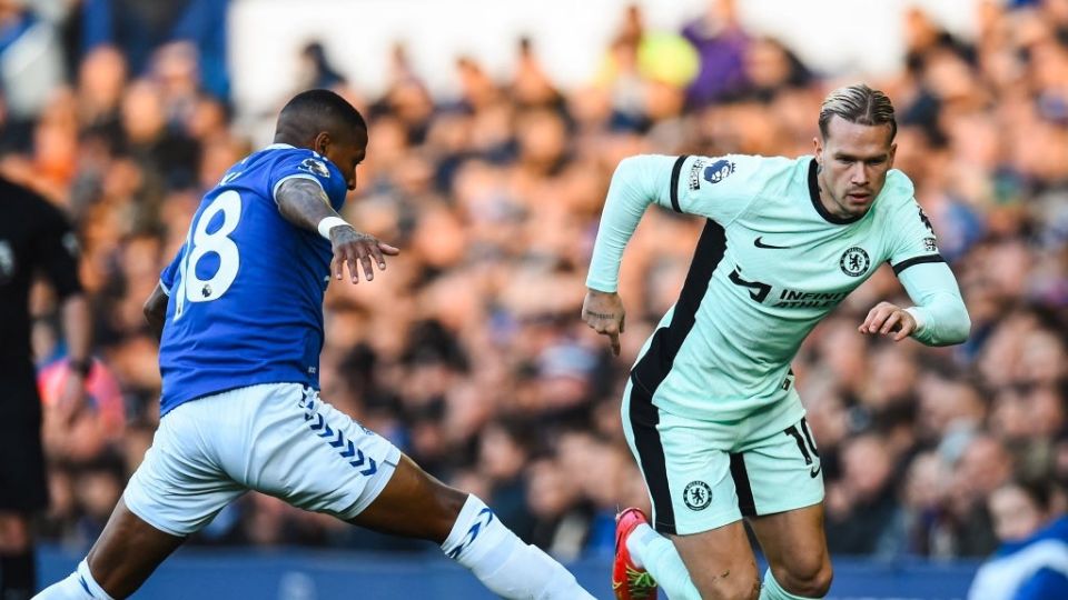 Mijailo Mudryk durante el juego del Chelsea contra el Everton de la Premier League.