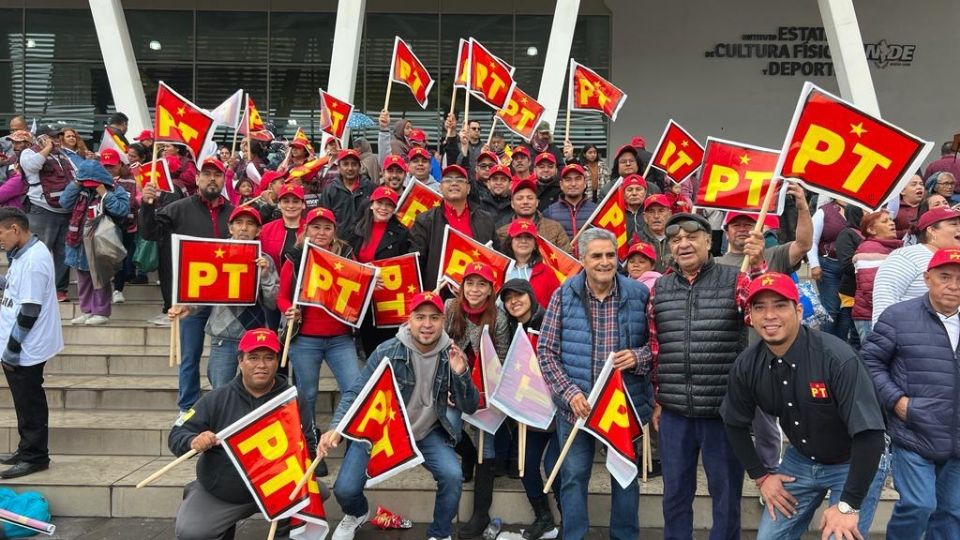 Miembros del PT en Nuevo León | Facebook / Partido del Trabajo Nuevo León 
