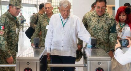 López Obrador llega a Cancún en Tren Maya