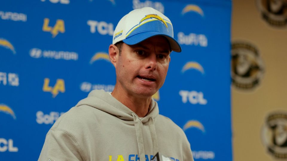 Los Angeles Chargers despidieron al entrenador Brandon Staley luego de la paliza por 63-21 que les propinó Las Vegas Raiders