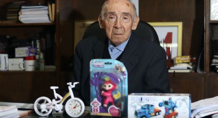 Julio Cepeda, fundador de las jugueterías en Monterrey, celebra 91 años