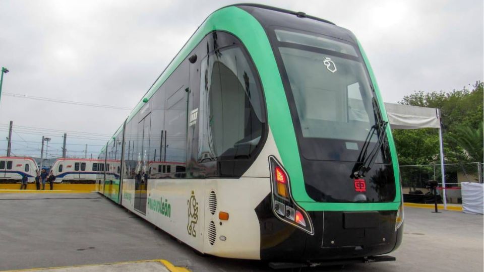 Tren eléctrico a ser utilizado por personal de Metrorrey | Facebook / Metrorrey