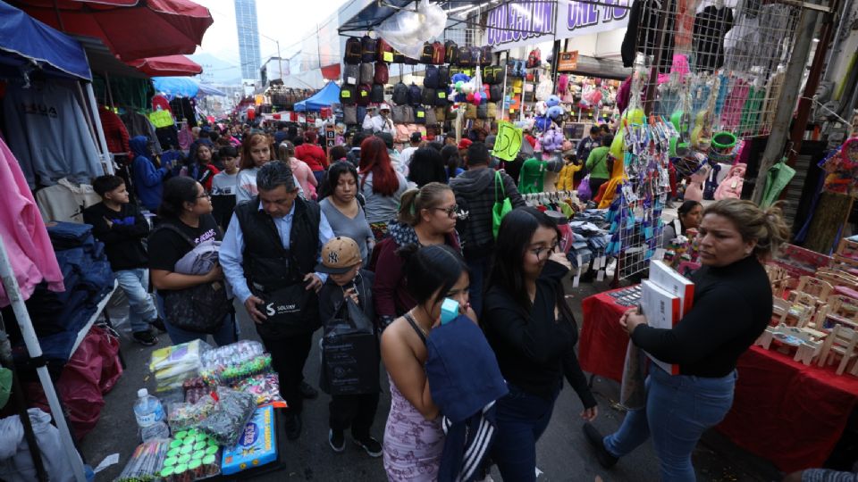 Regios comprando regalos para navidad