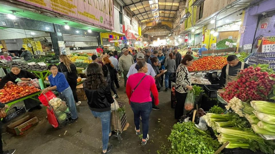 Regios preparan las compras para la cena de Navidad