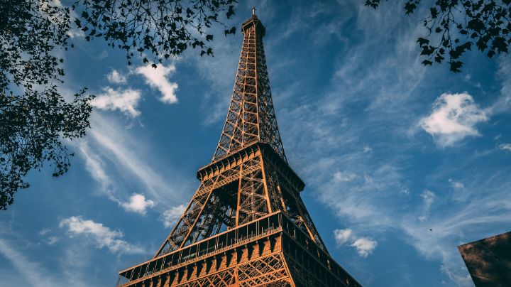 Cierran Torre Eiffel, en París, por huelga de trabajadores