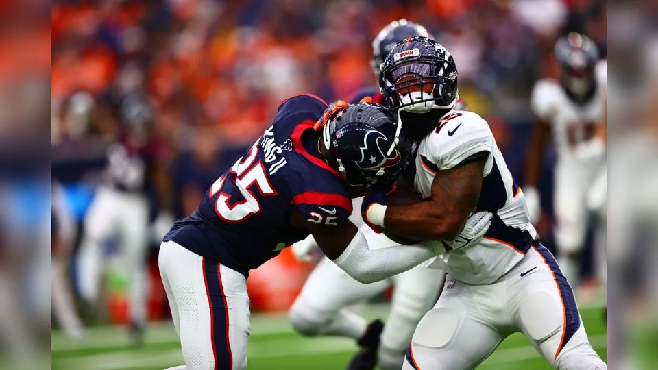 Houston Texans dominó la primera mitad del juego ante Broncos.