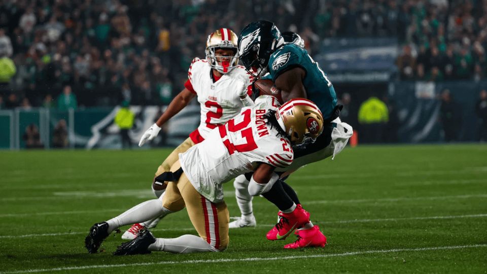 San Francisco 49ers derrotó a los Eagles 42-19.