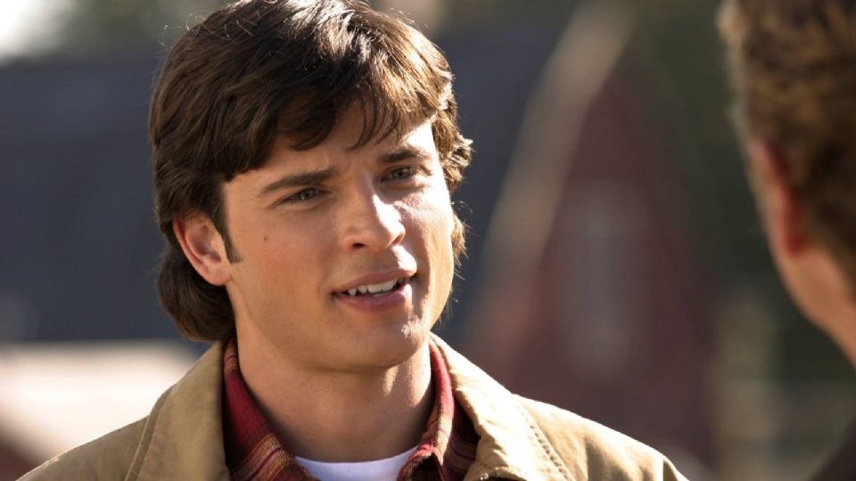 Tom Welling como Clark Kent en 'Smallville' | Facebook / Smallville