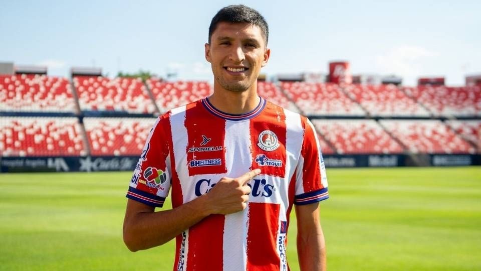 Jordan Silva en su presentación con el Atlético de San Luis.