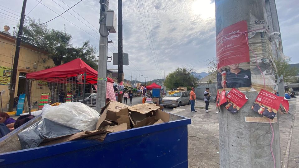 Contenedores repletos de basura en las inmediaciones de la Basílica de Guadalupe.