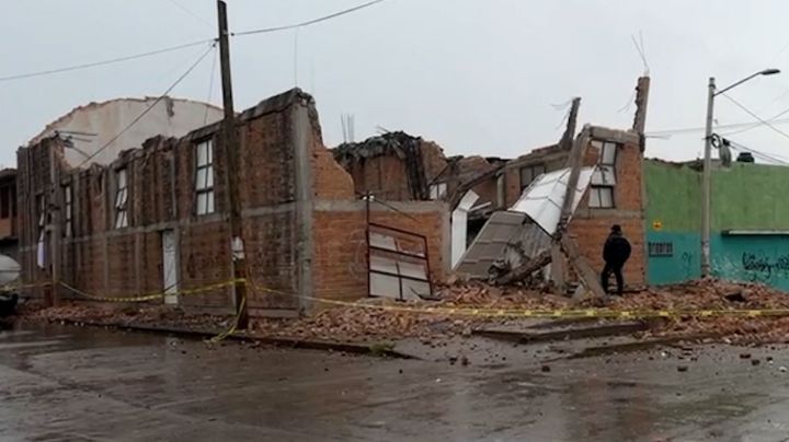 Colapsa techo de iglesia tras fuertes lluvias en San Luis Potosí