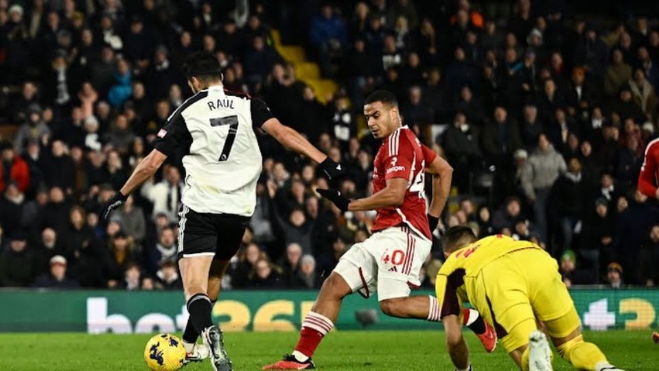 El mexicano no marcaba gol desde la jornada 12, cuando le hizo un tanto al Aston Villa en la derrota de su equipo de 3-1.