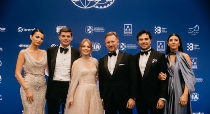 Verstappen recoge su premio de campeón en la Gala de FIA