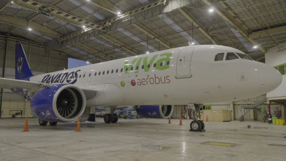 Un avión con los colores del Monterrey ya surca los cielos de México