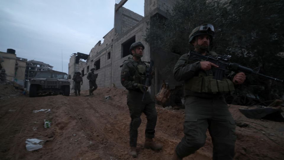 Soldados israelíes en el campo de refugiados palestinos de Jabalia, en las afueras de la ciudad de Gaza.